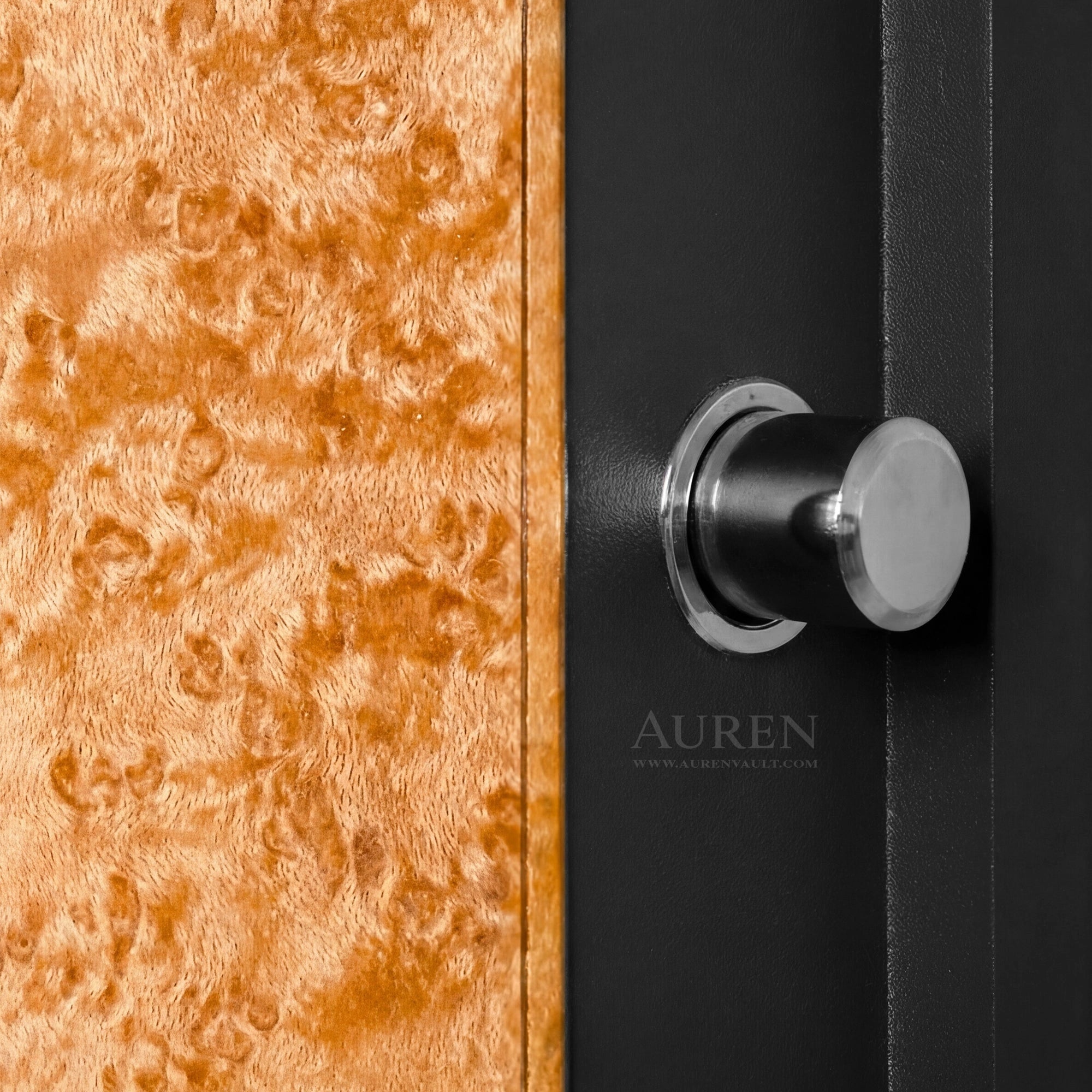 Maison 20 Watch Winder Safe - Champaign Lock Focus